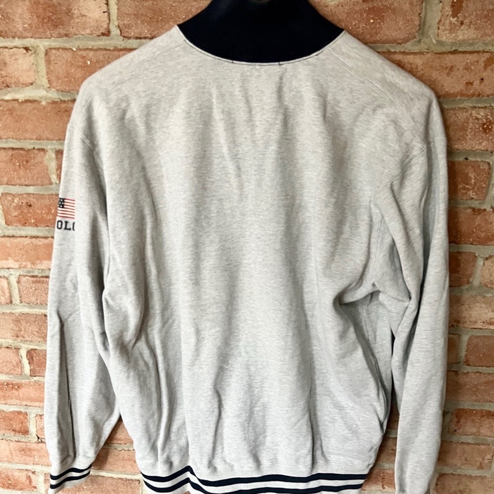 Gray Long Sleeve Sweatshirt with Striped Hem USA Vintage 1992